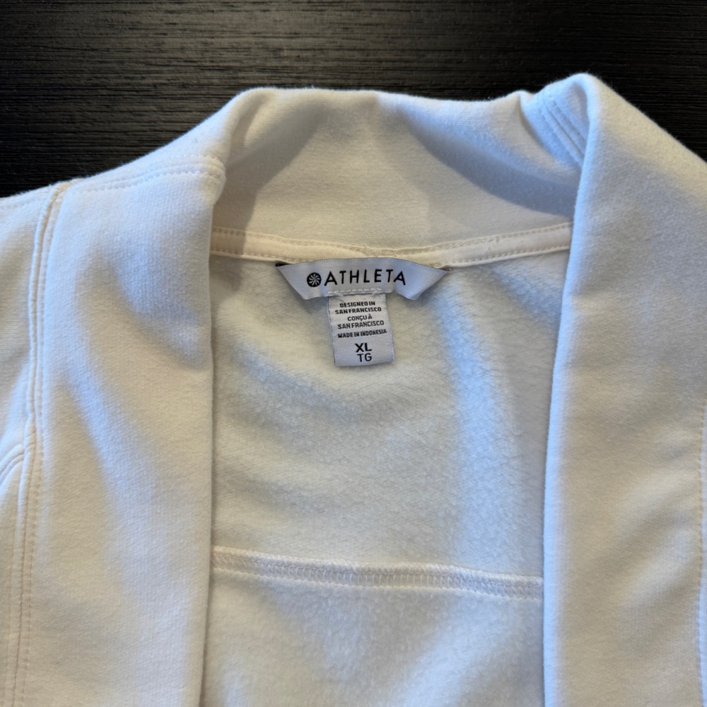 NWOT Athleta Shrug - Picture 4 of 5